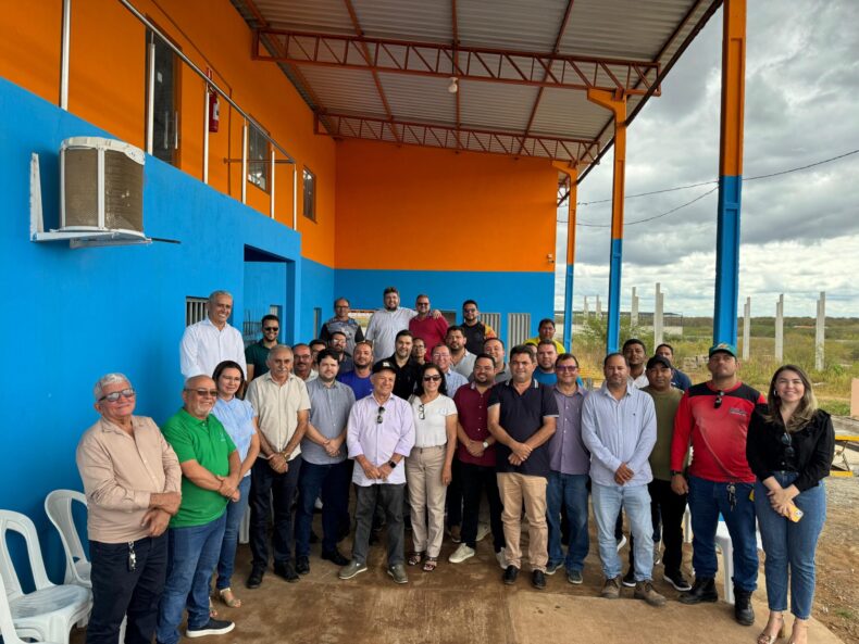 Vereadores visitam Polo Industrial de Picos para discutir melhorias com empresários