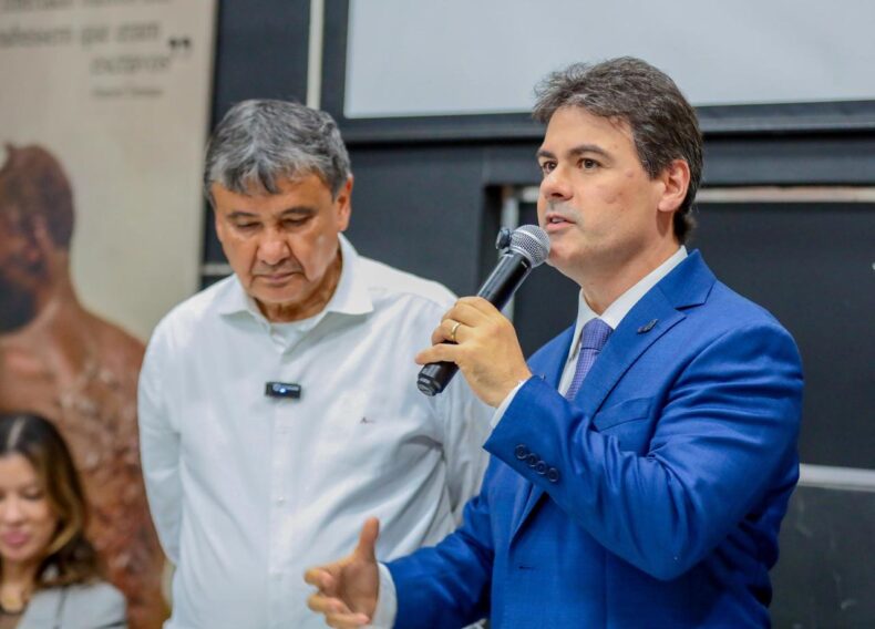Severo inaugura Cozinha Solidária ao lado de Wellington