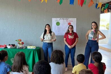PSE realiza ação sobre alimentação saudável e prevenção da obesidade na Escola Francisco Teixeira