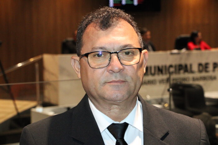 Vereador Chaguinha solicita revitalização de praça e solução para falta de água em comunidade rural de Picos