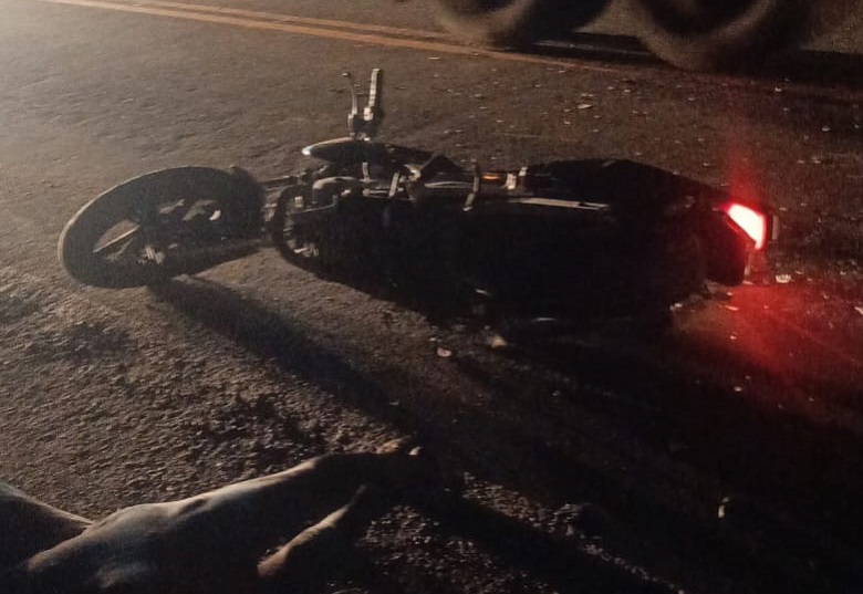 Motociclista fica gravemente ferido após colidir com animal em Picos