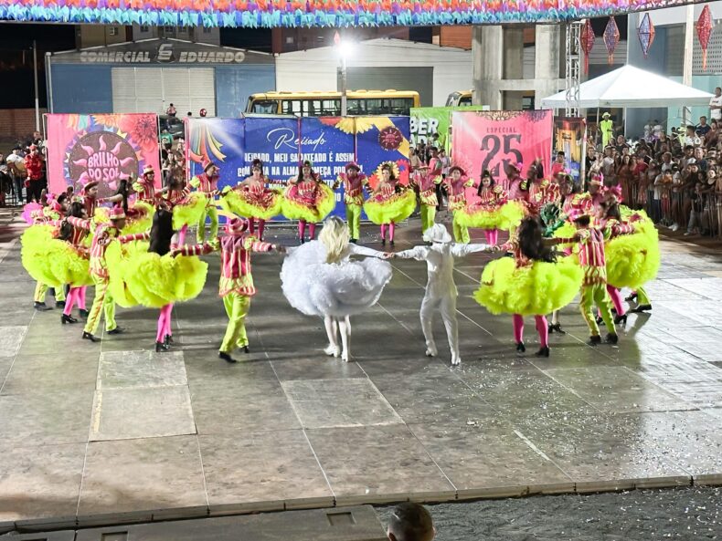 Festival de Quadrilhas reúne apresentações de juninas de 6 estados brasileiros