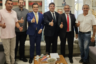 Prefeito Erivaldo Lopes se reúne com o governador Rafael Fonteles e apresenta demandas prioritárias de Santo Antônio de Lisboa