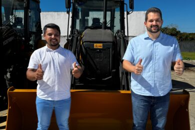 Santo Antônio de Lisboa é comtemplado com retroescavadeira