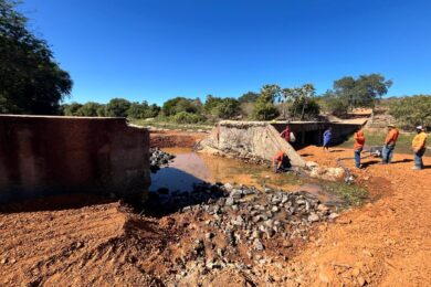 Prefeitura de Santo Antônio de Lisboa realiza recuperação da ponte que liga às localidades Carvalhos e Lagoa do Canto