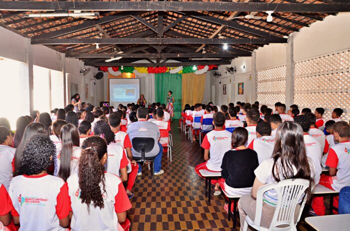 Prefeitura de Santo Antônio de Lisboa reforça ações de combate à poluição visual com palestra educativa