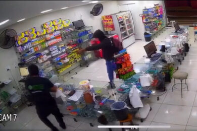 Roubo a mão armada é registrado em Farmácia na avenida Getúlio Vargas em Picos; Veja vídeo