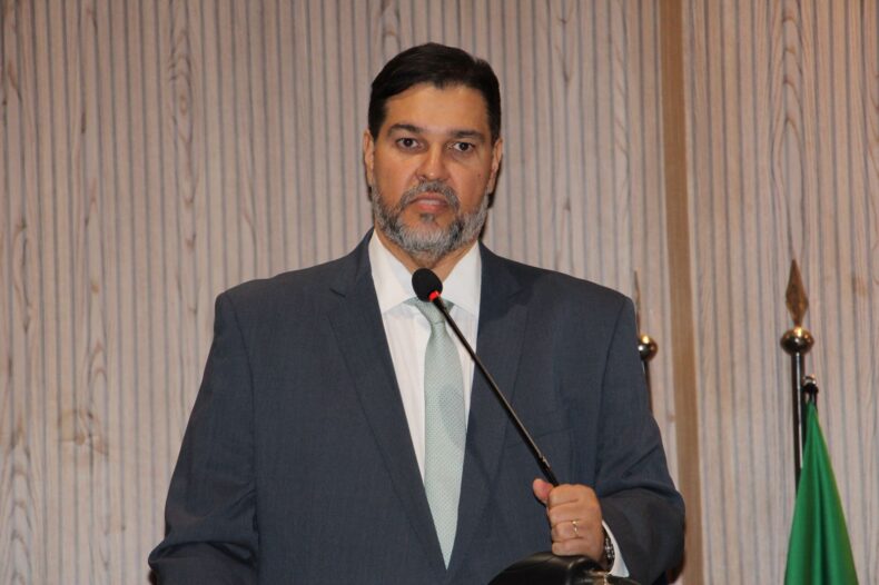 Rinaldinho anuncia reforma do prédio principal da câmara