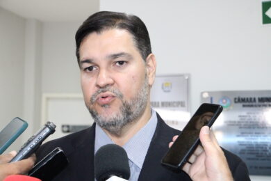 Vereador Rinaldinho solicita redutores de velocidade para o bairro Umarí