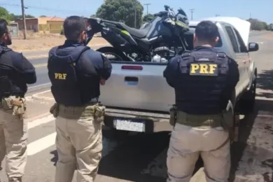 PRF recupera em Picos caminhonete e moto roubadas