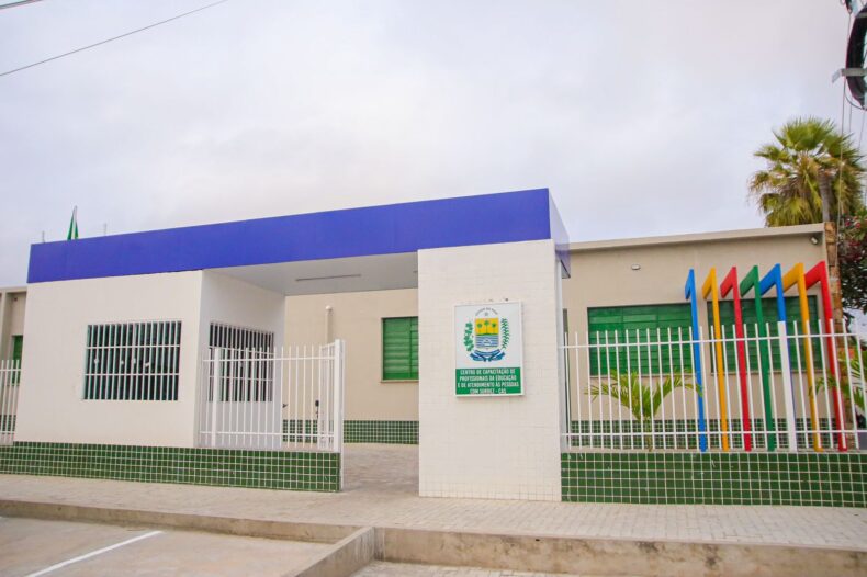 Governo do Piauí autoriza concurso para 4 mil vagas de professores da Seduc