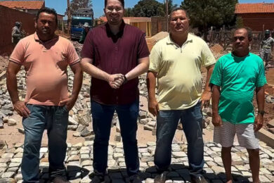 Prefeito Dr. Abimael inicia obra de calçamento no Alto da Passagem e anuncia reforma do Estádio Municipal em Dom Expedito Lopes