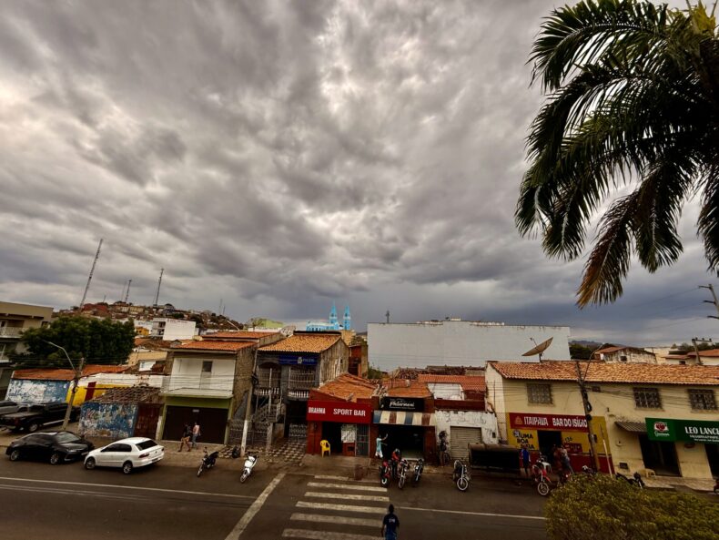 Após dias de calor intenso, Picos tem terça-feira nublada e com temperaturas mais amenas