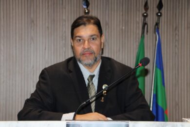 Presidente da Câmara de Picos solicita recuperação do calçamento do povoado Lagoa Comprida