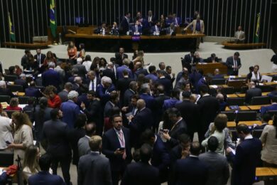 Câmara aprova isenção do IR para quem ganha até R$ 5 mil