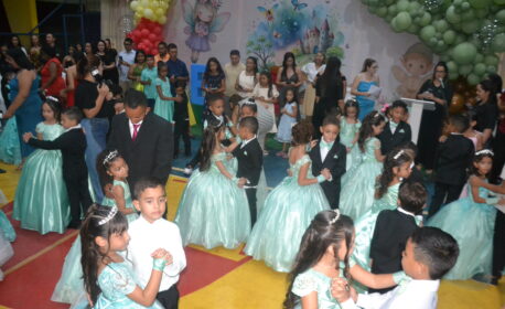 Dom Expedito Lopes realiza Formatura do ABC com celebração e participação das famílias