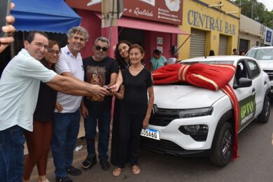 Dr. Pablo Santos realiza entrega de carro e moto sorteados na Campanha IPTU Premiado