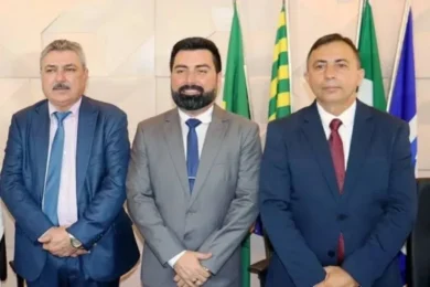 Justiça eleitoral cassa mandatos de prefeito e vice de Simões e torna ex-prefeito inelegível