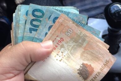 Estado antecipa segunda parcela do 13º salário para dia 12