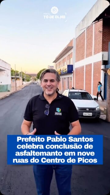 O prefeito de Picos, Dr. Pablo Santos, anunciou a conclusão das obras do programa “Pretinho que Satisfaz” em nove ruas da região central do município. A ação faz parte do conjunto de investimentos da gestão voltados à melhoria da infraestrutura urbana e da mobilidade.

Por meio das redes sociais, o gestor destacou o resultado do trabalho e convidou a população a conferir a transformação das vias.

“Gente, o Pretinho que Satisfaz finalizado com sucesso em nove ruas do centro da nossa cidade. Veja o antes e o depois como é que ficou aqui”, disse o prefeito Dr. Pablo Santos.

As intervenções contemplaram a aplicação de nova camada asfáltica, proporcionando mais segurança para motoristas e motociclistas, além de melhores condições de trafegabilidade para quem circula diariamente pelo Centro da cidade.

A Prefeitura de Picos segue executando o cronograma de recuperação da malha viária em diversos bairros, com o objetivo de modernizar a infraestrutura urbana e oferecer mais qualidade de vida à população.

Siga: @portaltodeolho
