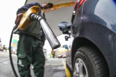 Gasolina, diesel e gás ficam mais caros em 2026 com aumento do ICMS