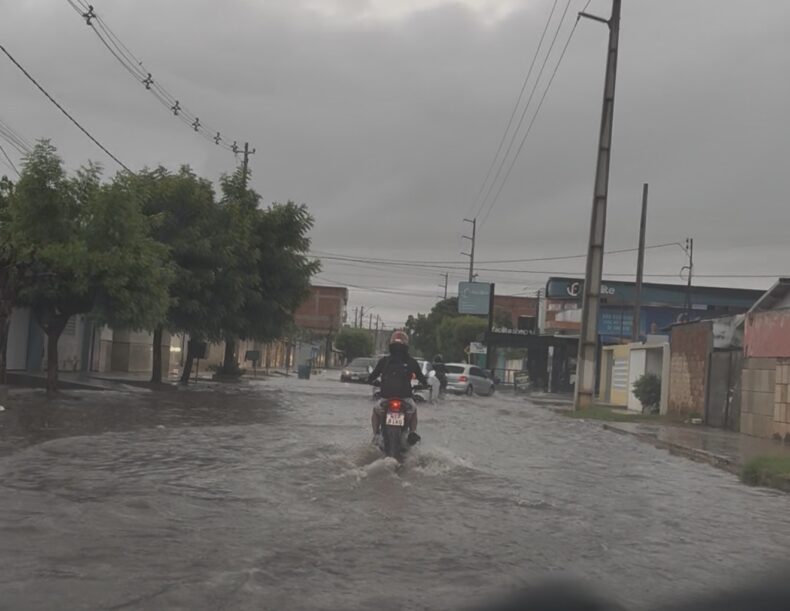 Defesa Civil emite alerta para chuvas intensas na região de Picos