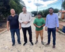 Prefeito Dr. Abimael Lima entrega 2.750 metros quadrados de calçamento na Serra dos Pinheiros