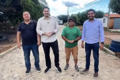 Prefeito Dr. Abimael Lima entrega 2.750 metros quadrados de calçamento na Serra dos Pinheiros