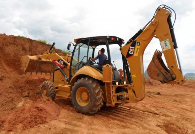 Prefeitura de Dom Expedito Lopes abre inscrições para Curso de Máquinas Pesadas