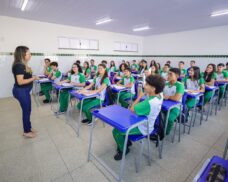 Seduc convoca mais de mil profissionais para Escolas de Tempo Integral