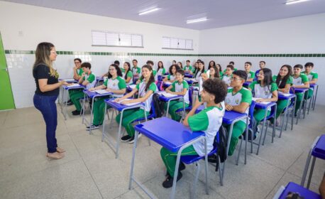 Seduc convoca mais de mil profissionais para Escolas de Tempo Integral