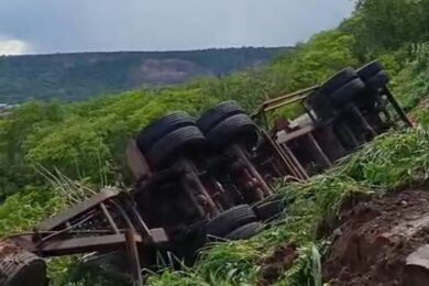 Ladeira de Fátima é cenário de mais um acidente com carreta