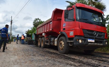 Picos inicia asfaltamento com investimento de R$ 5 milhões