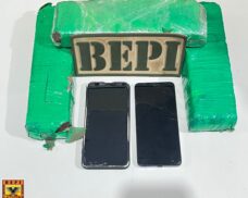 BEPI prende dupla com 3 kg de maconha em Picos