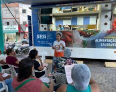 Merendeiras da educação de Picos passam por capacitação