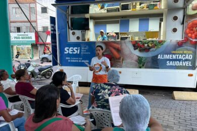 Merendeiras da educação de Picos passam por capacitação