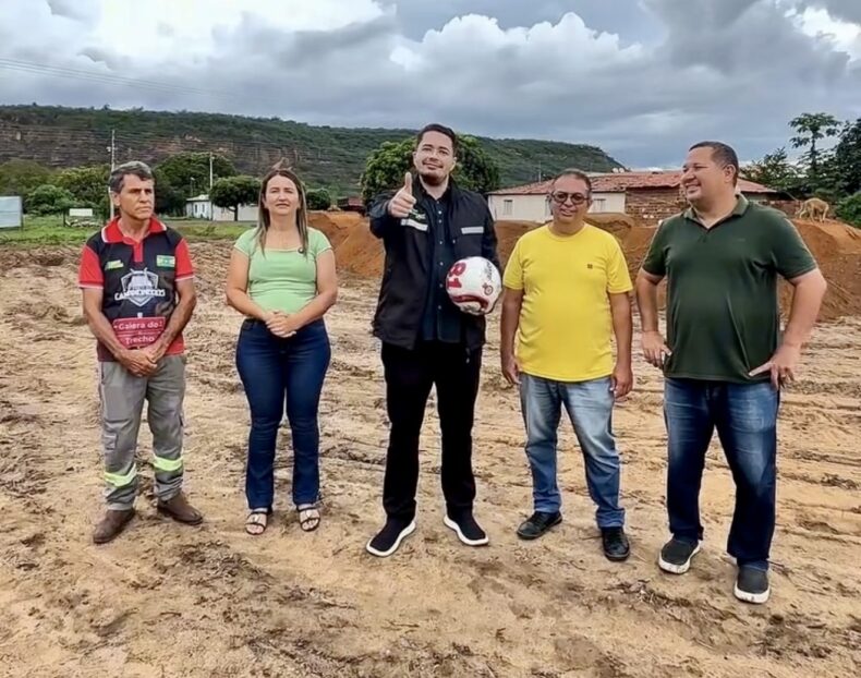 Prefeito Dr. Abimael Lima anuncia construção da Areninha no povoado Buriti Grande em Dom Expedito Lopes