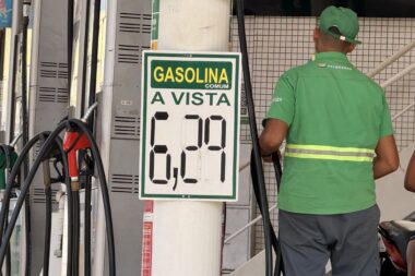 Gasolina registra aumento nos postos de combustíveis em Picos