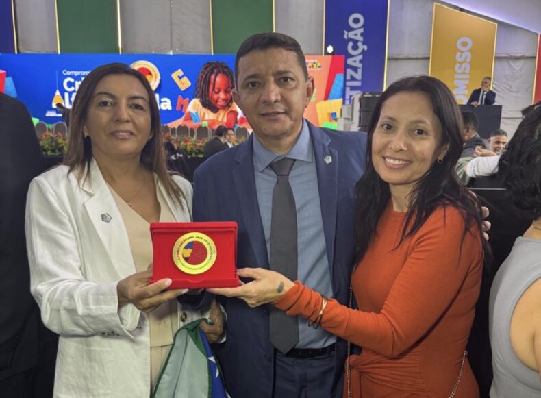 Aroeiras do Itaim recebe Selo Ouro em reconhecimento à qualidade da educação municipal