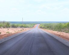 Estado aplica novo asfalto na PI-482 ligando três municípios