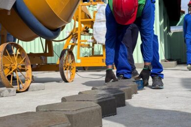 Governo inaugura fábrica de blocos na Penitenciária de Picos