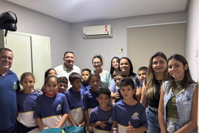 Escola Municipal São José realiza visita à Prefeitura de Aroeiras do Itaim