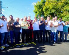 Governador Rafael Fonteles e prefeito Dr. Abimael Lima inauguram novas ruas asfaltadas e confirmam reforma do Estádio Osvaldão em Dom Expedito Lopes