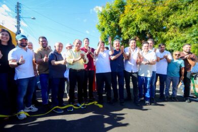 Governador Rafael Fonteles e prefeito Dr. Abimael Lima inauguram novas ruas asfaltadas e confirmam reforma do Estádio Osvaldão em Dom Expedito Lopes