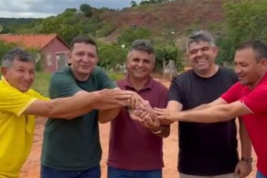 Marciano Macedo e Zênio Neves autorizam calçamento na zona rural de Aroeiras do Itaim