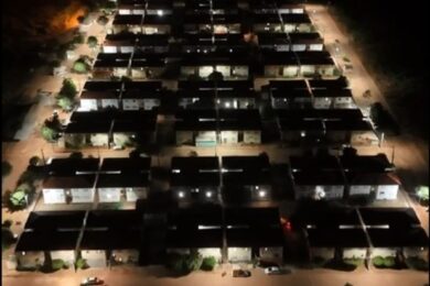 Prefeitura de Picos moderniza iluminação pública nos conjuntos Antonieta Araújo e Lousinho Monteiro com lâmpadas de LED