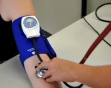 Hipertensão: silenciosa, doença pede mudança de hábitos