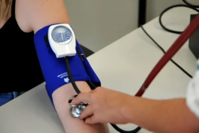 Hipertensão: silenciosa, doença pede mudança de hábitos