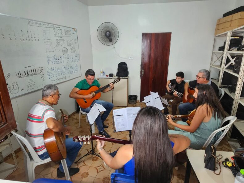 Secretaria de Cultura de Picos abre vagas para aulas gratuitas de violão