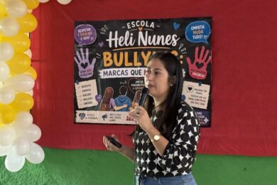 Palestra sobre bullying promove reflexão entre estudantes da Escola Heli Nunes